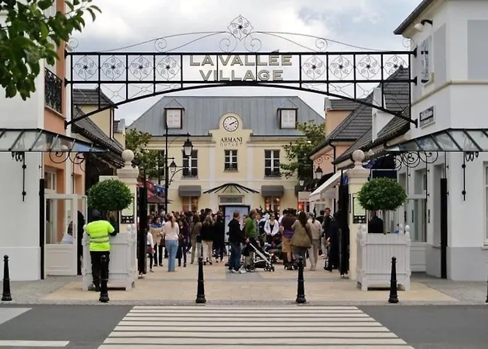 Au Vasco - Self Check-in, Private Parking Serris