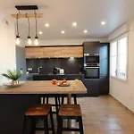 Apartment Au Vasco - Self Check-in, Private Parking *